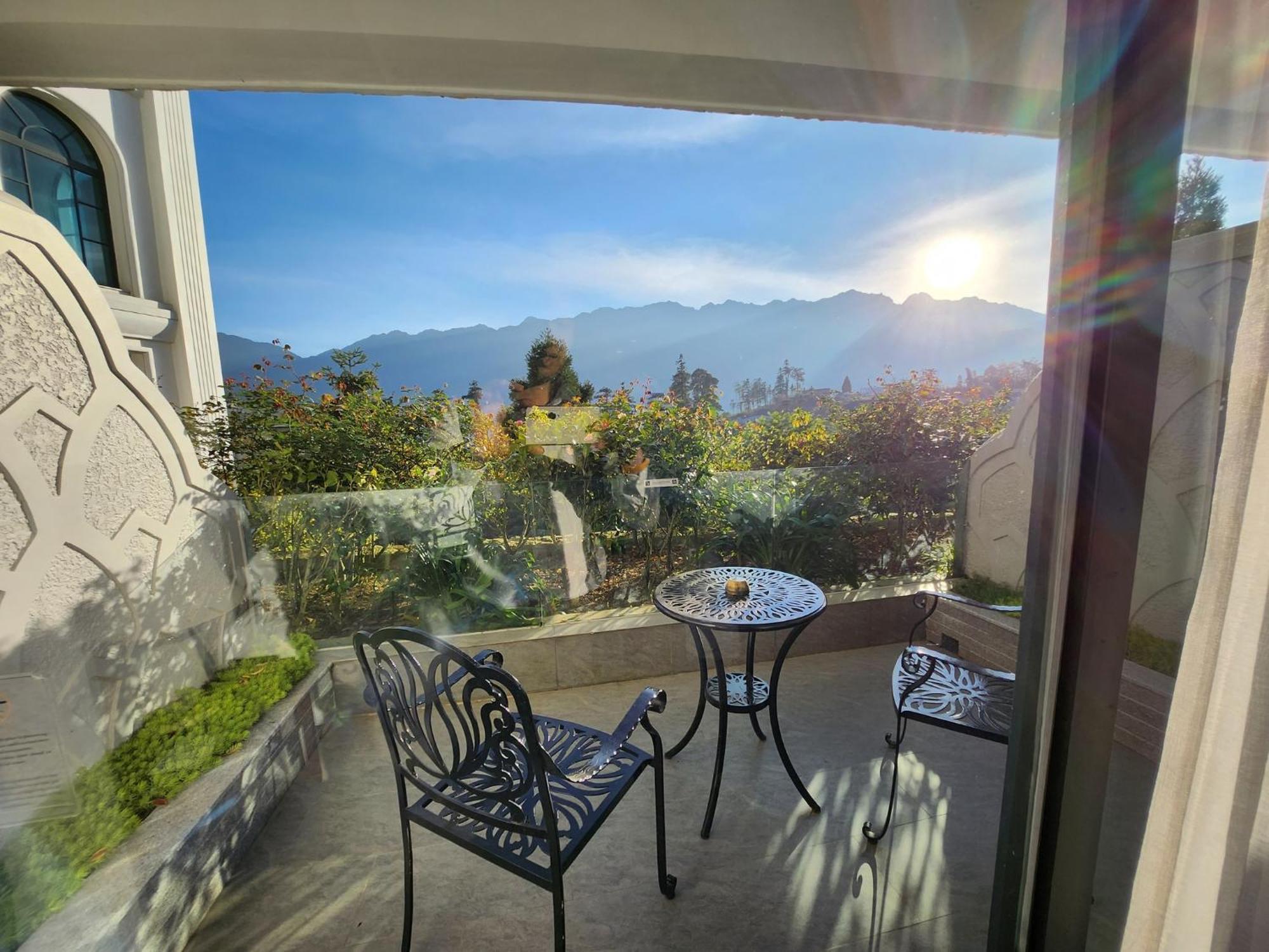 Silk Path Grand Sapa Resort & Spa Dış mekan fotoğraf View from the balcony of a suite at the Hotel del Monte