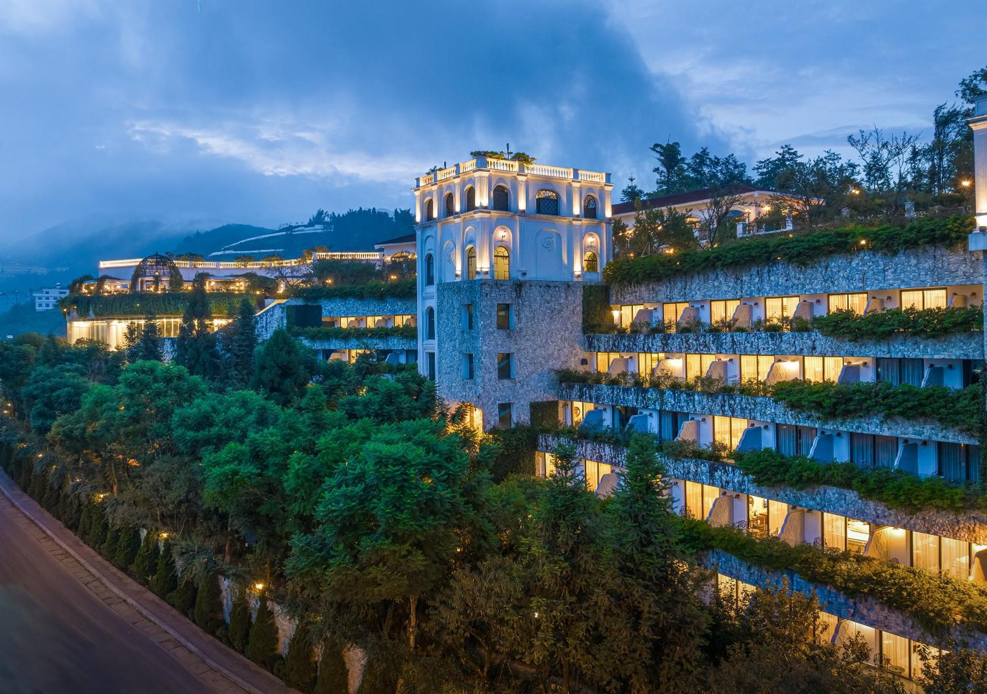 Silk Path Grand Sapa Resort & Spa Dış mekan fotoğraf The InterContinental Danang Sun Peninsula Resort