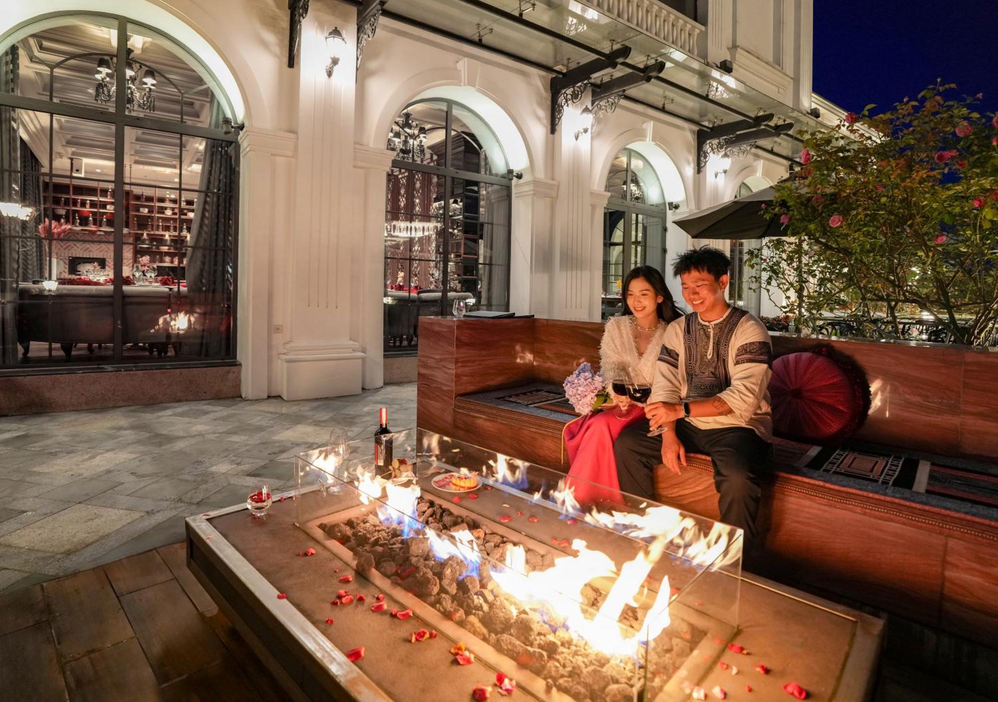 Silk Path Grand Sapa Resort & Spa Dış mekan fotoğraf The outdoor fireplace at the hotel